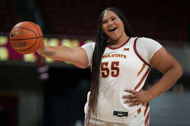 Audi Crooks Sends NCAA World Into Disbelief After Extending Double