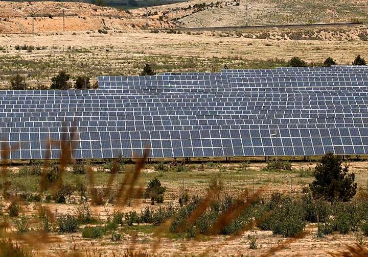 El Ayuntamiento de Alicante sopesa impugnar en el juzgado la autorización de la Conselleria a una planta solar en Fontcalent