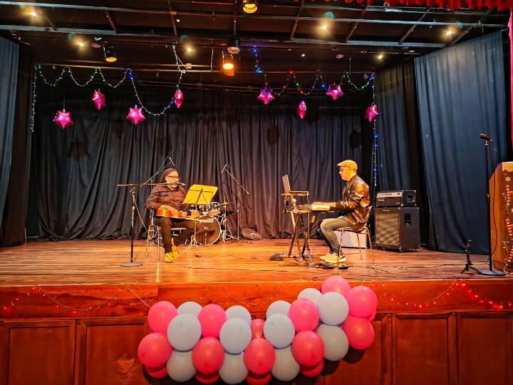 El Dúo La Maza llena de identidad venezolana la Expocultura Carabobo 2025