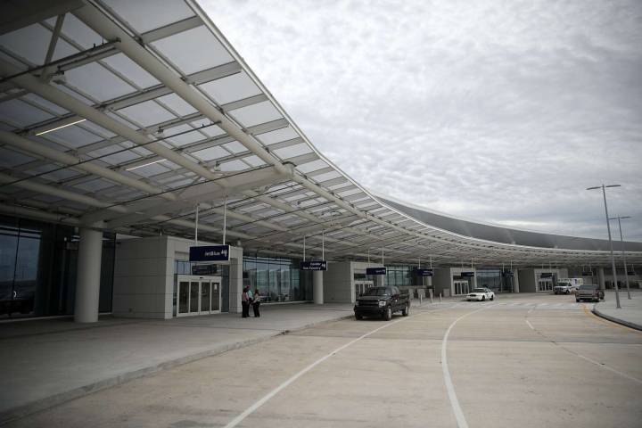 Man Allegedly Calls in Bomb Threat to Escape Airport Parking Lot After He Couldn't Pay Fee