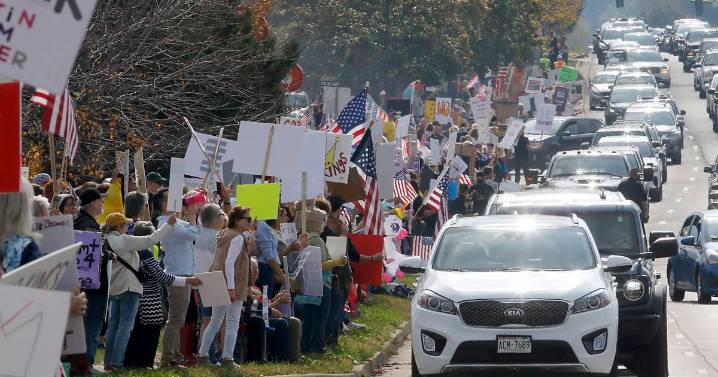 Trump cuts could shrink Illinois economy by $10B: report