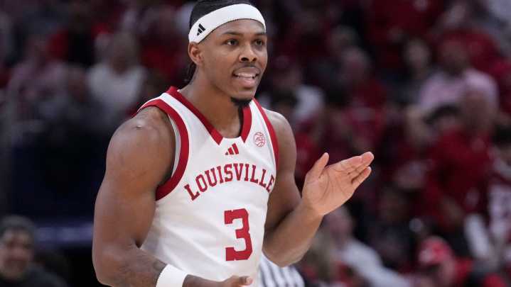 Ryan Conwell leads Louisville past IU, honors breast cancer survivors