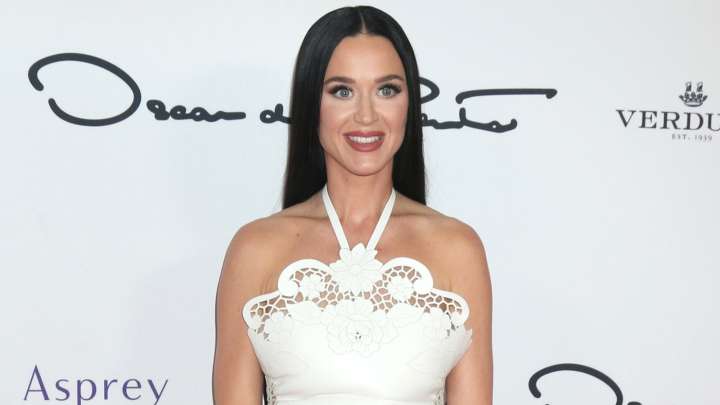 Photos Of Katy Perry & Justin Trudeau's Relationship Hard Launch Spark Shady Reactions