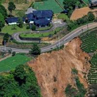 Cyclone turns Sri Lanka's tea mountains into death valley