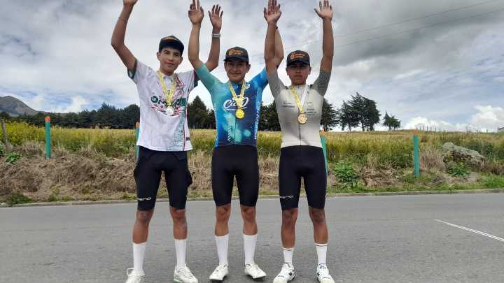 Jonathan Pasquel y Manuelita Pasaje se consagran campeones en ciclismo