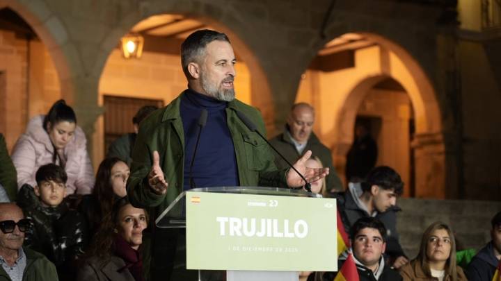Feijóo pide pasar de Vox: «No entremos al trapo»