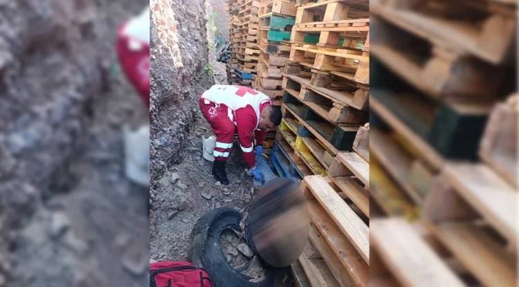 Rescatan a hombre que cayó de un cerro en la colon...