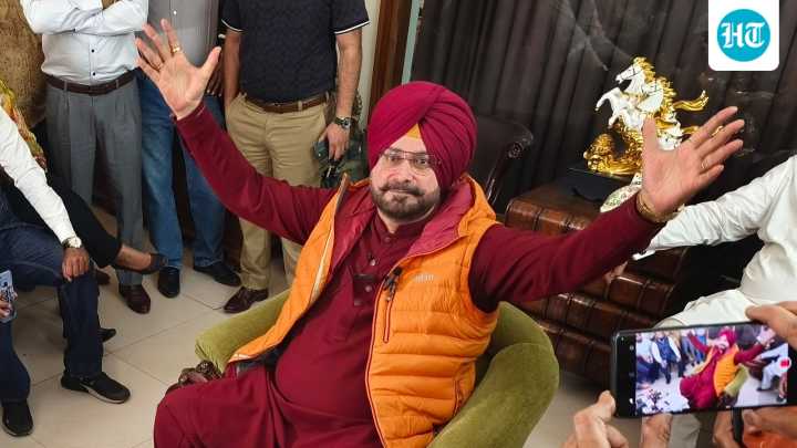 Navjot Sidhu's political comeback hits '500 crore’ wall, Cong suspends his wife