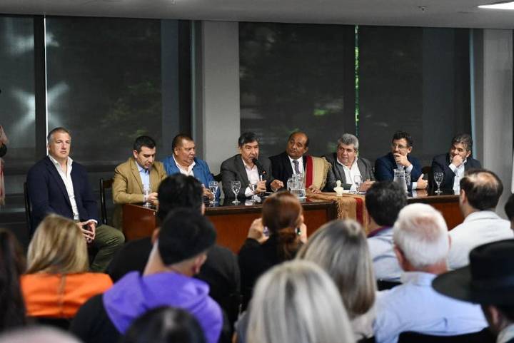 Acevedo invitó al Festival ADN Tucumano durante el cierre anual de la Comisión de Cultura