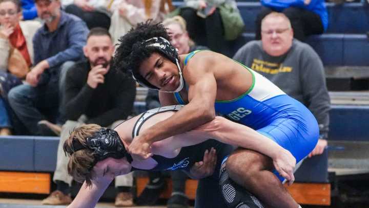 St. Georges rolls against Middletown in wrestling matchup