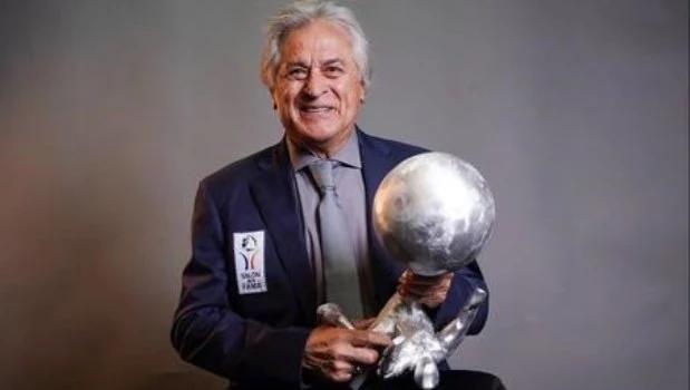 A los 75 años, el “Pato” Fillol retomó la escuela secundaria y se sacó un 10 en su primer examen