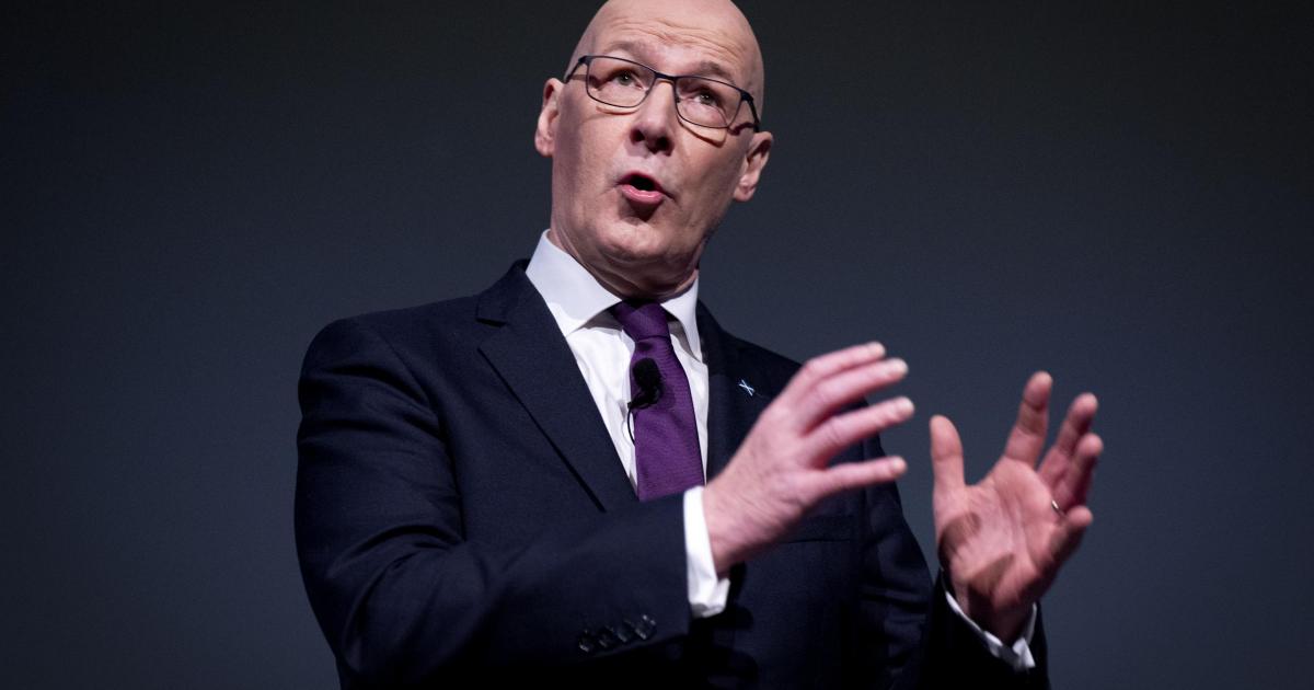 Independence could lower Scots’ energy bills by a third,  Swinney tells voters