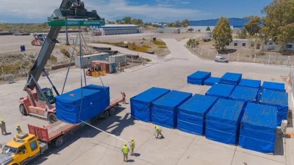 VMOS: llegó al puerto de San Antonio Este un cargamento clave para el obrador