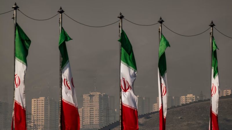 La administración Trump se dispone a deportar a más iraníes de regreso a su país de origen