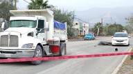 Motociclista muere tras ser arrollado por camión de carga en Escobedo, Nuevo León; intentaba rebasar