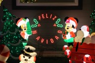 West Seattle Blog… | WEST SEATTLE CHRISTMAS LIGHTS: Happiness on 42nd