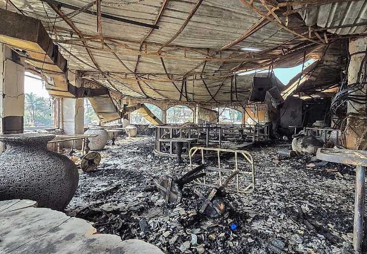 Al menos 25 muertos por un incendio en una discoteca en la India