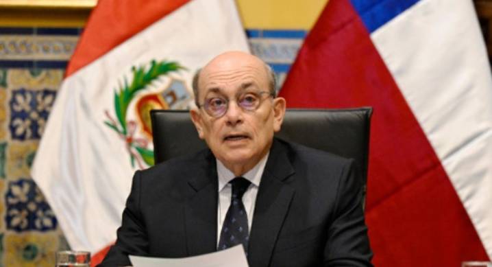 Canciller: migrantes en situación irregular no ingresarán al Perú