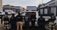 Arrestan a cuatro personas en Michoacán y aseguran autos y artefacto explosivo