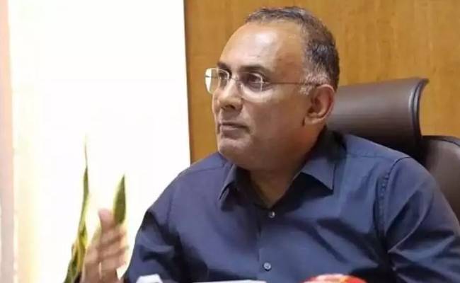 Karnataka Health Minister warns private hospitals of action over...