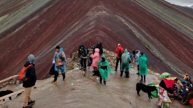 Turistas mantienen visitas a Vinicunca pese al colapso del puente de Chillihuani