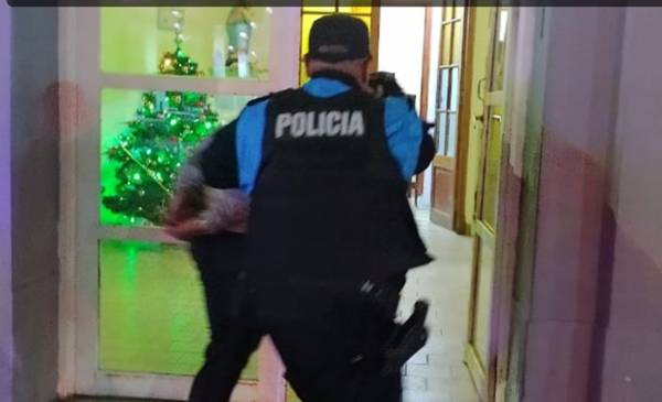 Comodoro: le quisieron robar la mochila, se resistió y lo apuñalaron en un brazo