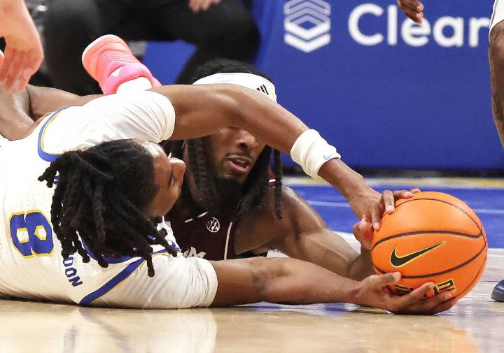 Deadspin | Texas A&M claims topsy-turvy ACC/SEC Challenge win at Pitt