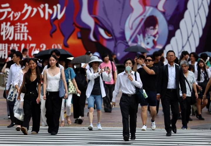 Japan plans tax breaks to spur capital spending, Nikkei reports