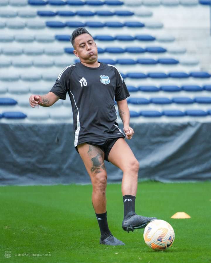 Christian Cueva rescindió contrato con Emelec de Guuayaquil. Su futuro estará en Juan Pablo II
