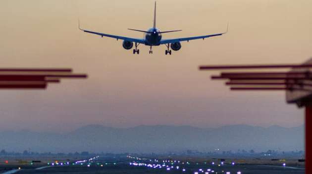 Crecimiento de la aviación de pasajeros y carga en octubre