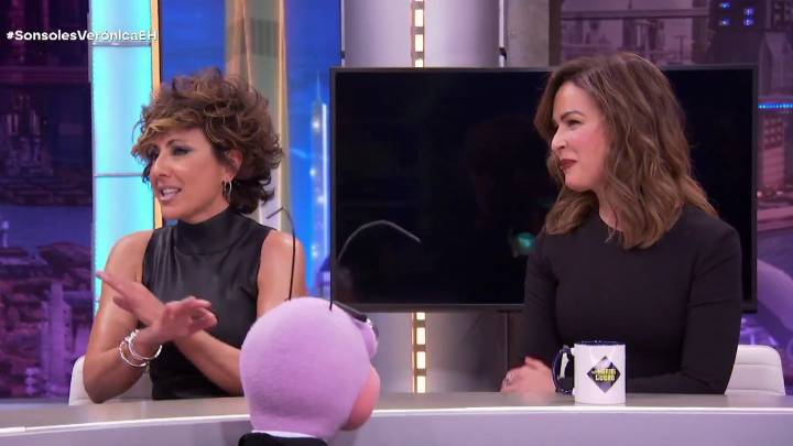 Verónica Sánchez expone en 'El Hormiguero' la dificultad de actuar con corsé: "Me he hecho toda la serie en apnea"