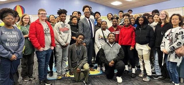 Langston Chapel 8th-grade class gets visit from Statesboro mayor