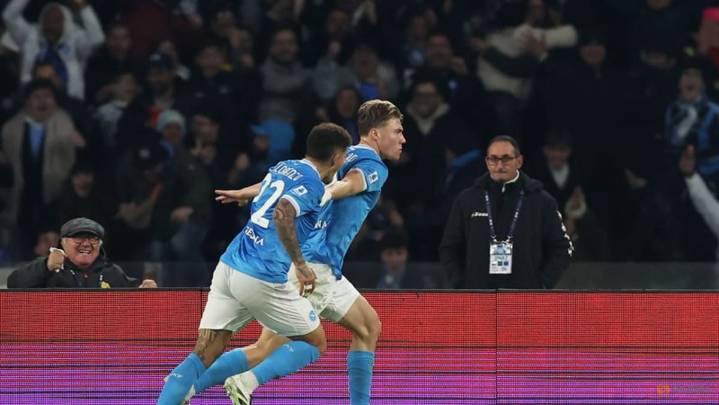 Napoli go top as Hojlund's double downs Juventus