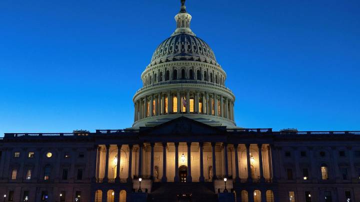 House votes to nullify Trump order and restore bargaining rights for federal workers