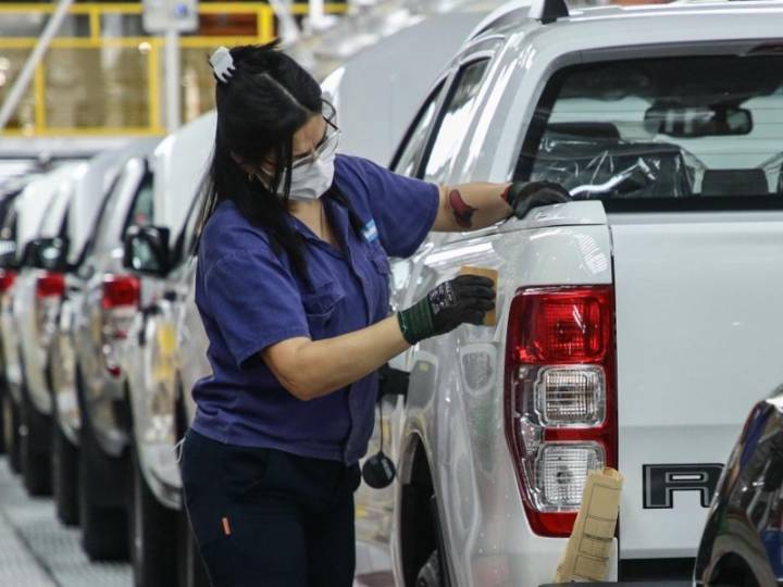 La producción automotriz sigue sin repuntar: cayó casi un 30% en noviembre