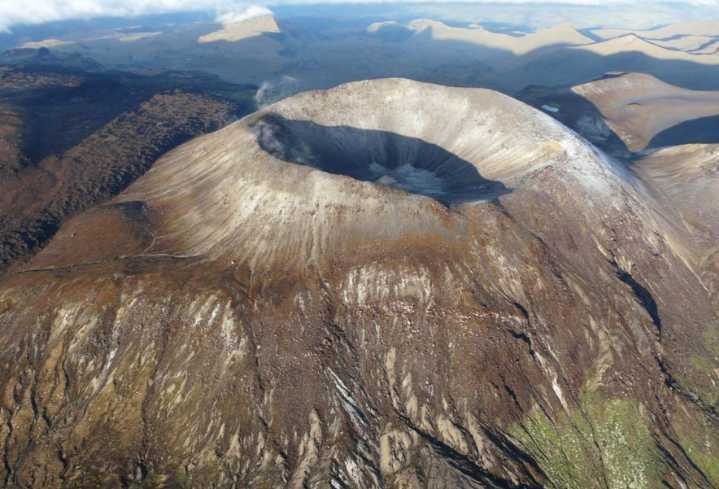 Puracé sigue en alerta naranja: continúan emisiones de gases, cenizas y actividad sísmica