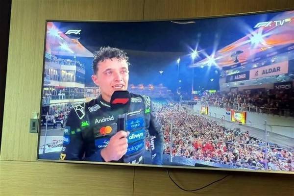 Felicita Checo Pérez a Lando Norris por su título