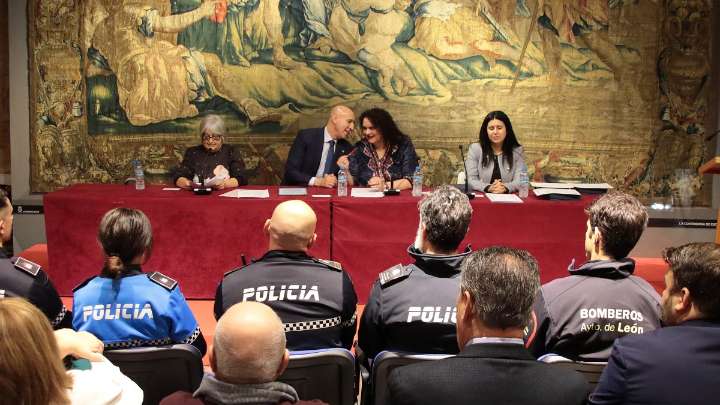 Belén Aren, San Juan de Dios, Policía Local y Bomberos, premio a la labor voluntaria en León