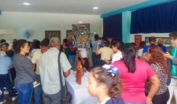 Inaugurada la 1ra ExpoArte Cachirí 2025: Pasillos escolares se hacen galerías
