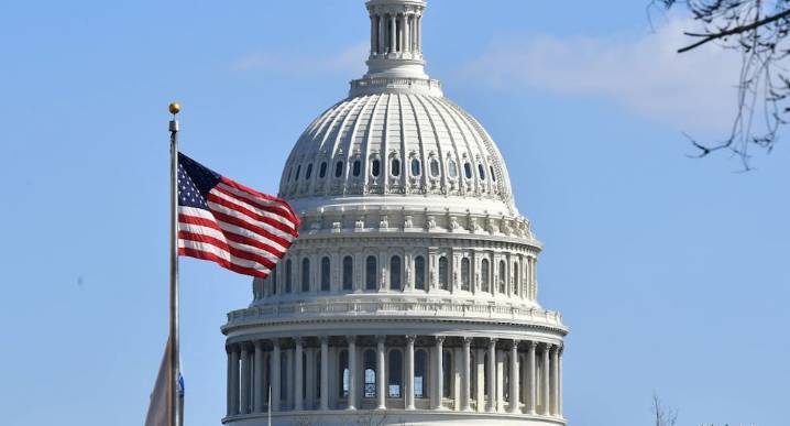 Gobierno de EE.UU. busca ampliar a más de treinta los países sujetos a su prohibición de viaje