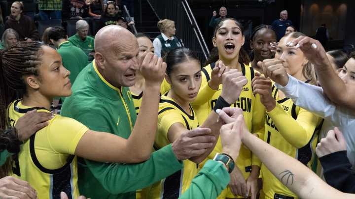 See photos as Oregon women's basketball hosts Oregon State