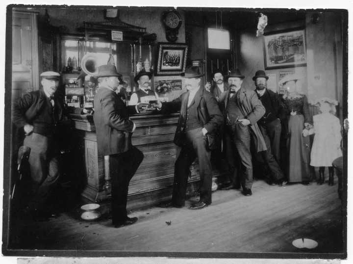 The Rise and Fade of Milwaukee’s Corner Taverns