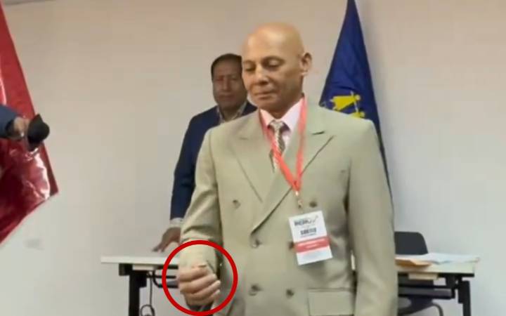 Definen con un volado a candidato presidencial de Perú