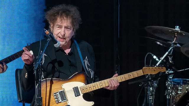 Bob Dylan announces stops in Asheville, Spartanburg
