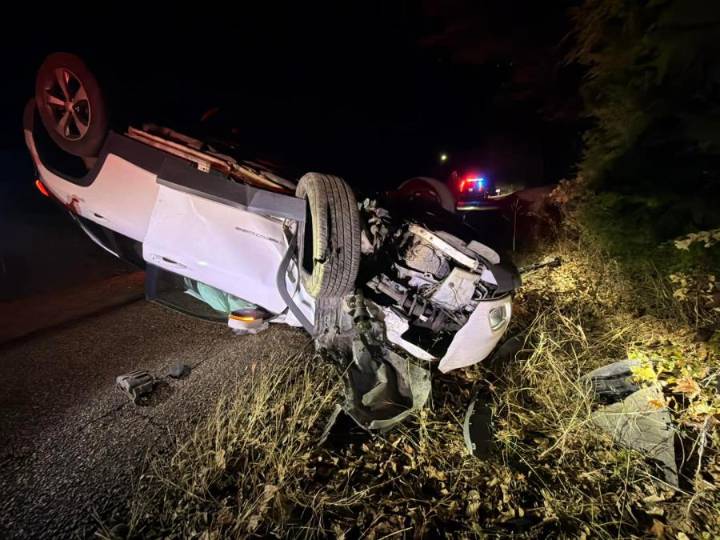 Airlift needed for multiple victims after rollover crash in Payne Springs