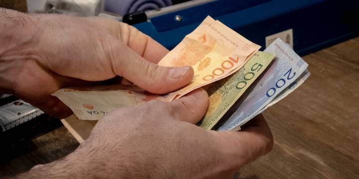 El 42% de los argentinos cree que su situación económica es peor que la de sus padres, pero la mayoría piensa que a los hijos les irá mejor