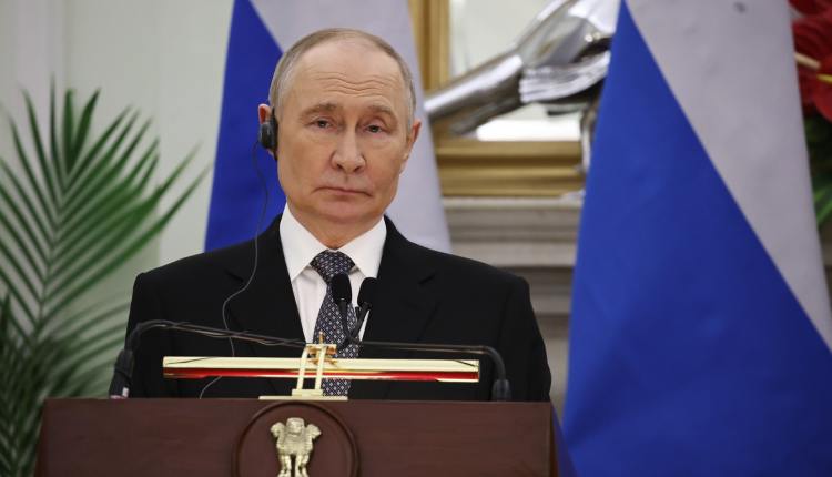 Hotel Staff Requests For Photo, Putin Obliges: Russian Media