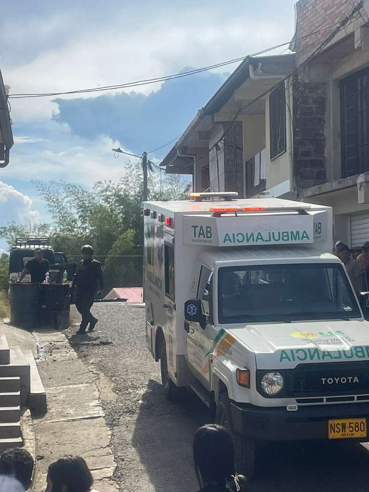 Guerra en el Cauca: dos civiles heridos tras caer un explosivo desde un dron