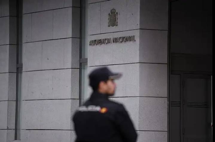 Dan libertad bajo fianza a tres investigados en presunta trama de corrupción del gobierno español