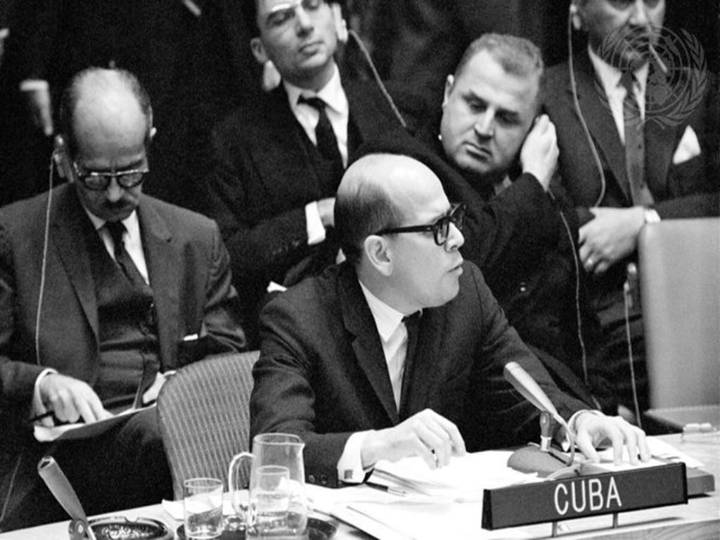 Canciller honra a mártires del Servicio Exterior de Cuba